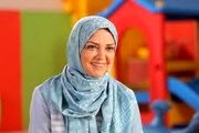 حال و هوای شاعرانه مجری محبوب دهه 60/ عکس