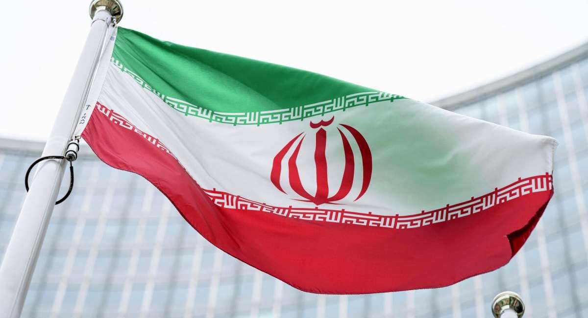حماسه‌ی رمضان؛ مرثیه‌ای برای مردان ایستاده در طوفان