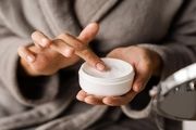 چه سنی بهترین زمان برای استفاده از کرم ضد چروک است؟