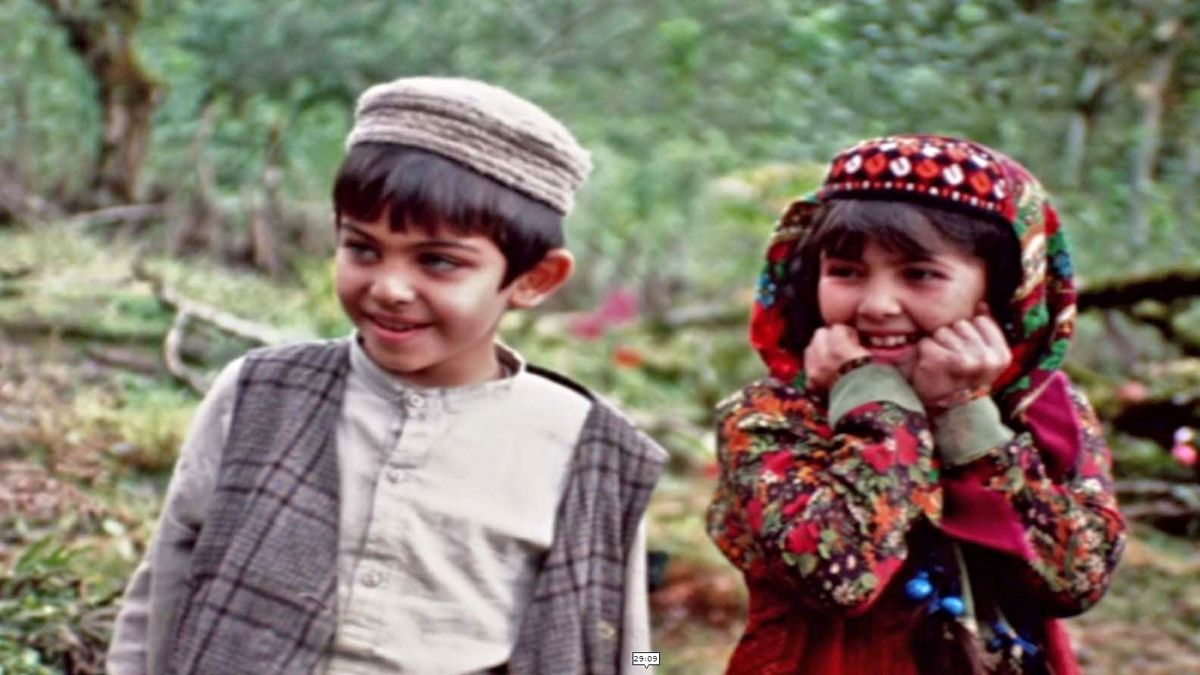  بازیگر نقش کودکی لیلا در سریال در چشم باد