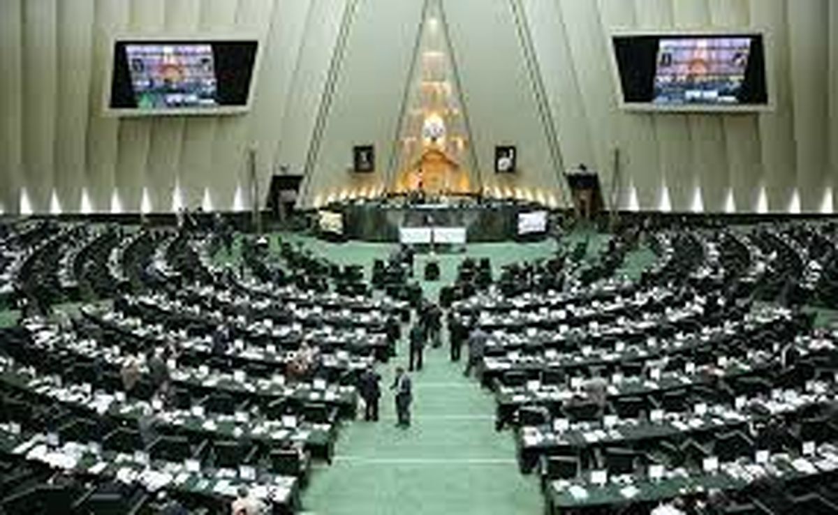 نماینده هایی که در تعطیلات سفر خارجی نمی روند