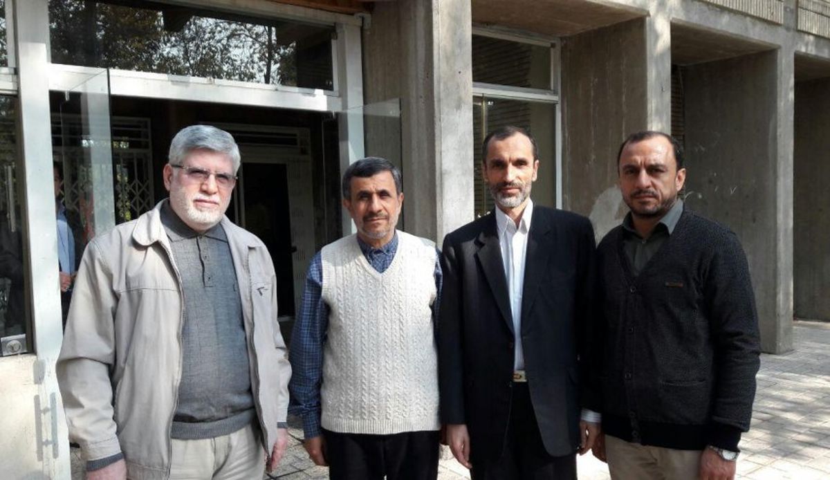 بست نشینی بقایی و دوستان در حرم حضرت عبدالعظیم + عکس