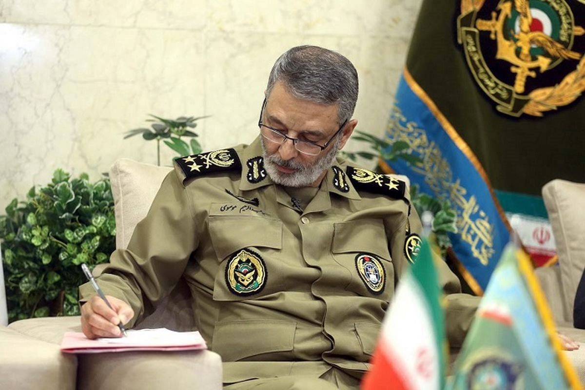 ارتش در بحران‌ها و حوادث همواره در خط مقدم است
