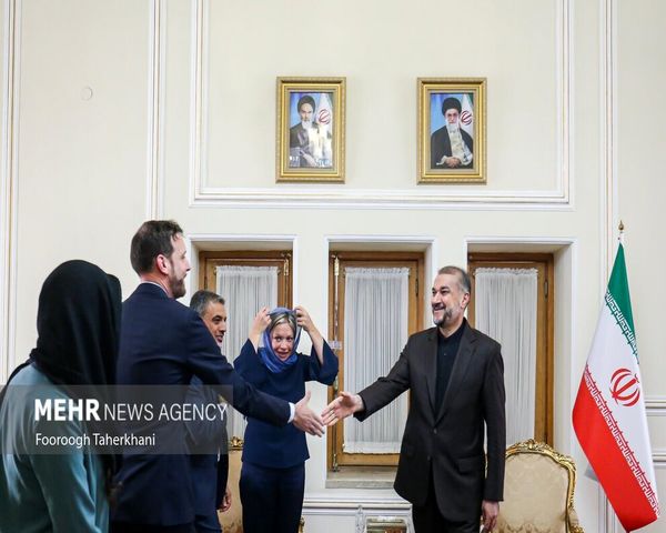 وضعیت حجاب نماینده سازمان ملل در دیدار با وزیر خارجه ایران