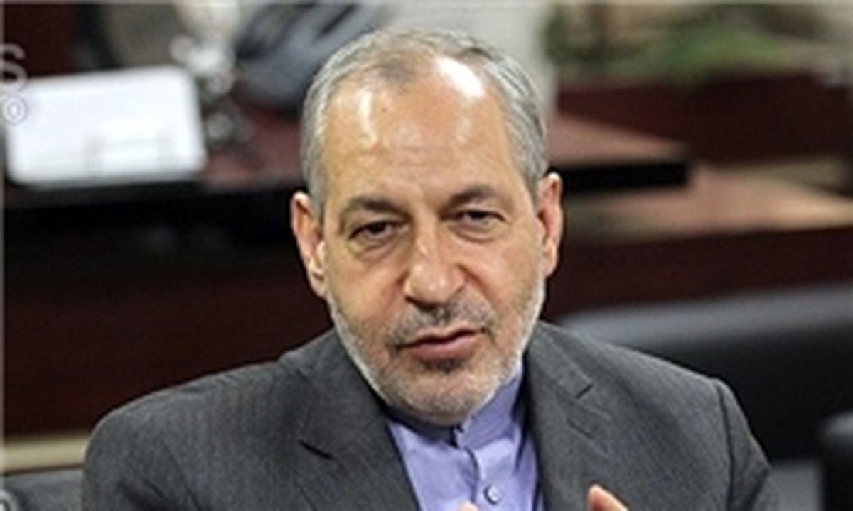 فانی: میتوانیم زبان های دیگری را در مدارس آموزش دهیم