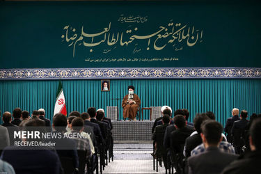 دیدار جمعی از نخبگان و استعدادهای برتر علمی با رهبر معظم انقلاب