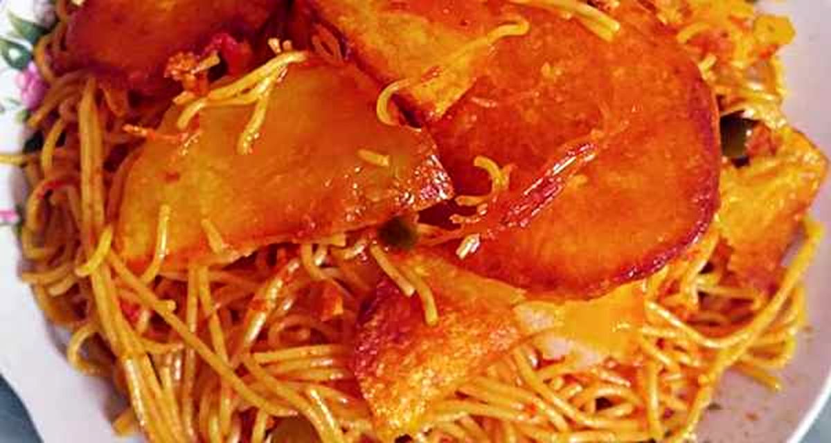 خانم‌ها در خوردن ماکارونی احتیاط کنند!
