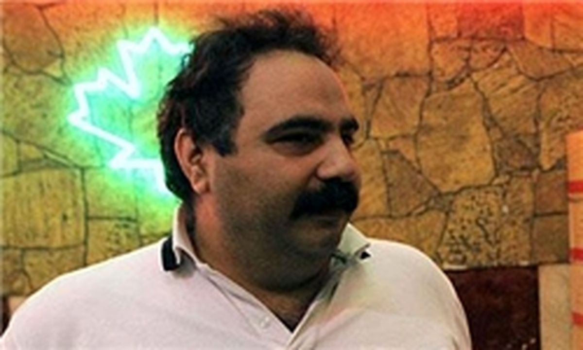 جنجال قلیان کشیدن 2 بازیگر درکنار یک بازیکن/عکس 