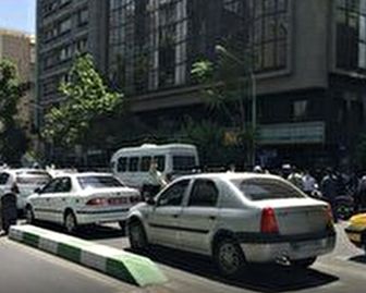 حمله افراد شرور به ماموران نیروی انتظامی در خیابان طالقانی تهران / عوامل مسلح دستگیر شدند
