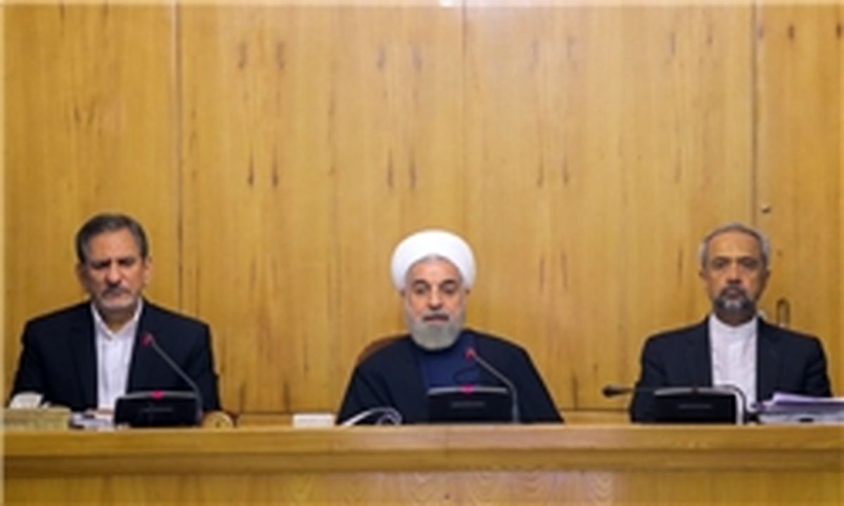 روحانی: نباید در زندگی خصوصی و عمومی مردم دخالت کنیم