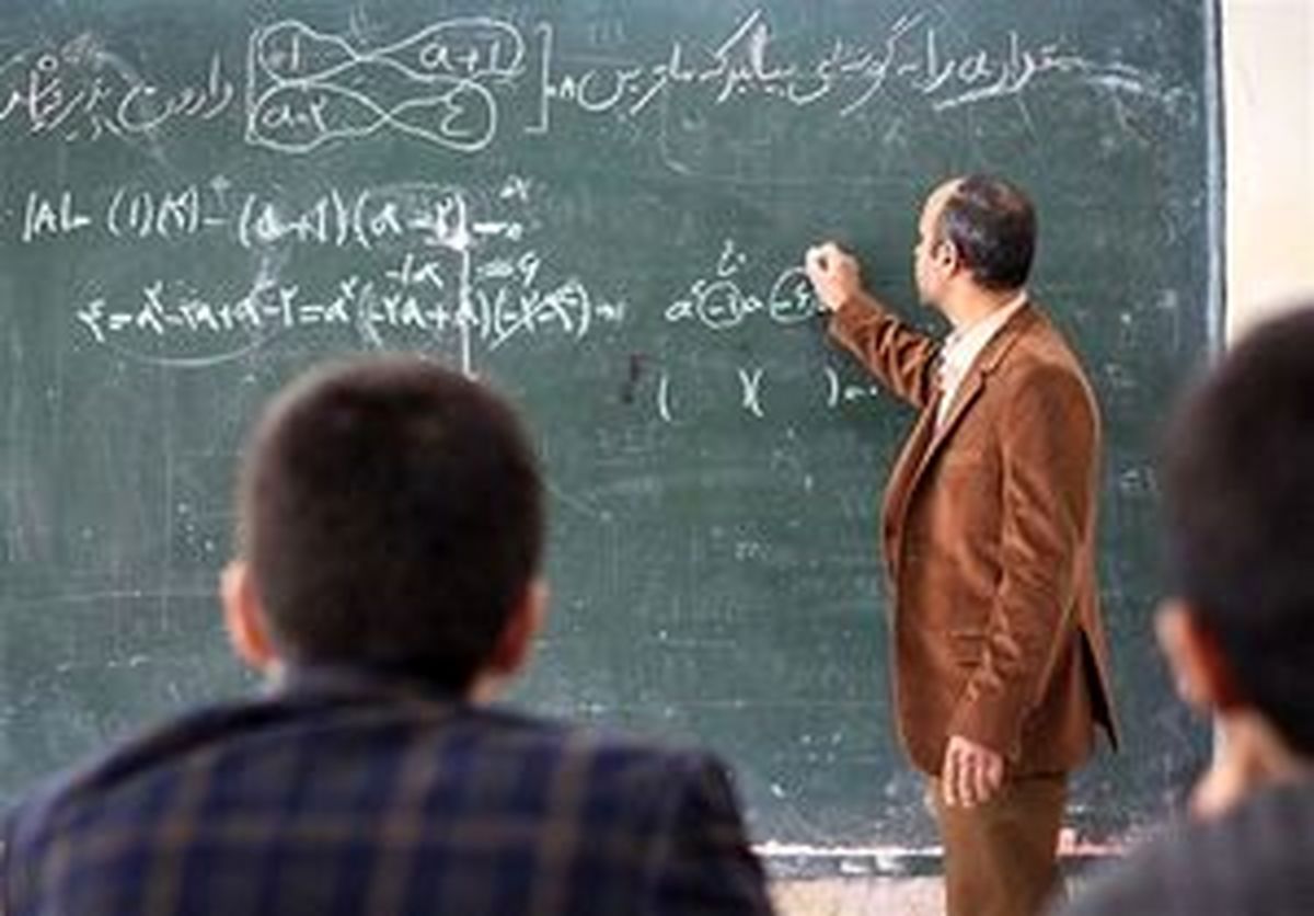 فقط ۲۰ تا ۳۰ درصد فارغ‌التحصیلان دبیرستان باید وارد دانشگاه شوند