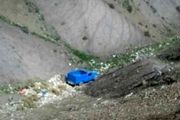 مرگ دو تن از اعضای خانواده بر اثر سقوط خودرو به دره + عکس