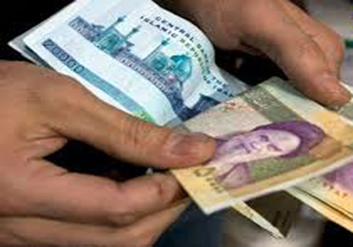 پوزخند بازار به عیدی کارمندان 