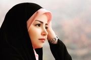 سلفی خانم مجری با اولین برف 98/ عکس
