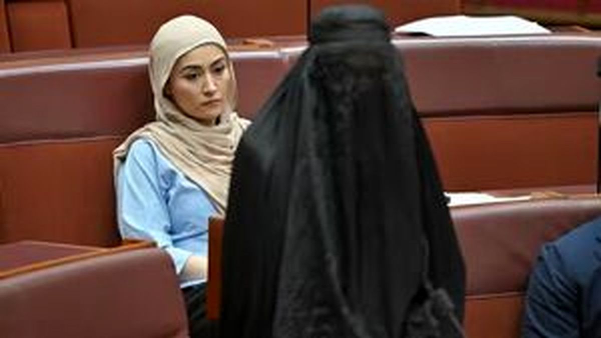 محکومیت گسترده نمایش توهین آمیز سناتور استرالیایی
